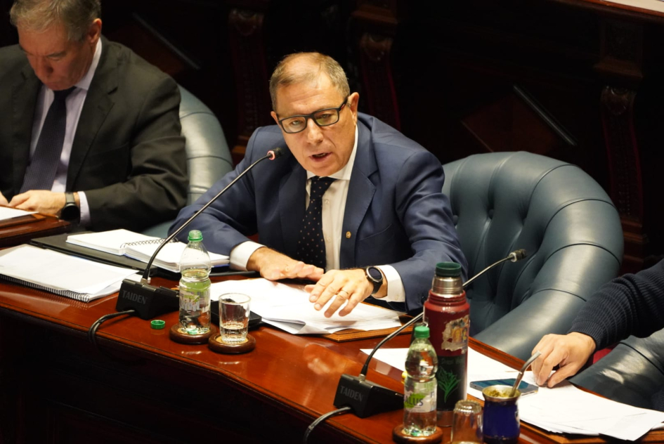 Equipo económico ratifica rumbo del gobierno haciendo foco en la estabilidad, la protección social y