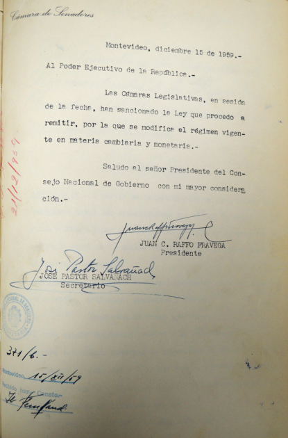 Foto 10– Documento de 1959 sobre sanción parlamentaria de reforma cambiaria y monetaria de Azzini