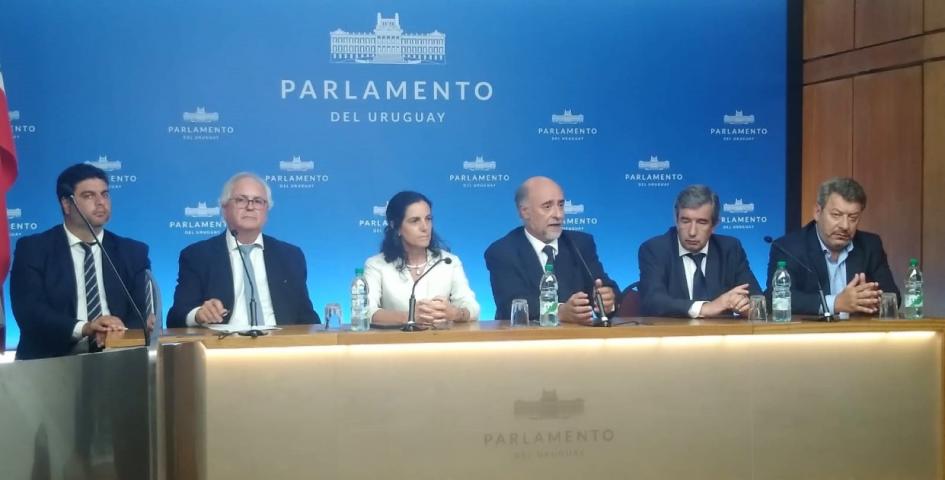 Conferencia de prensa Conferencia de prensa