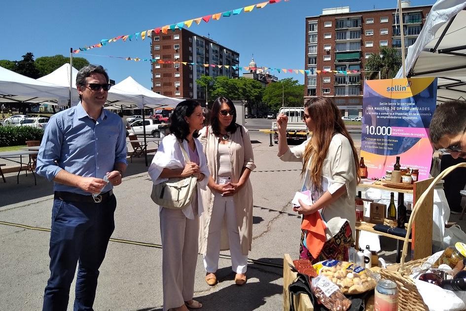 Ministra Azucena Arbeleche y presidenta de ANDE Carmen Sánchez en 1ª edición de Espacio Emprendedor