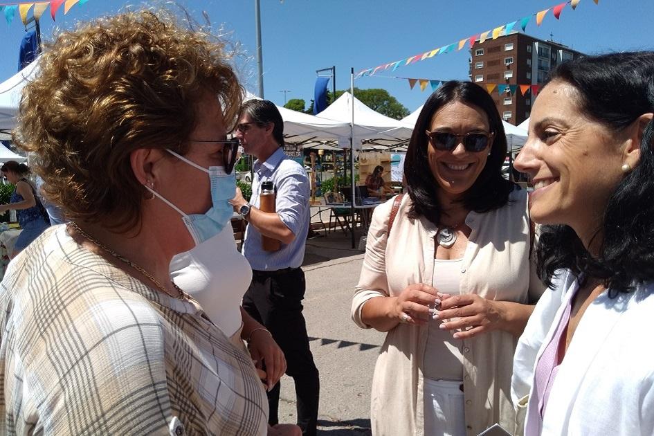 Ministra Azucena Arbeleche y presidenta de ANDE Carmen Sánchez en 1ª edición de Espacio Emprendedor