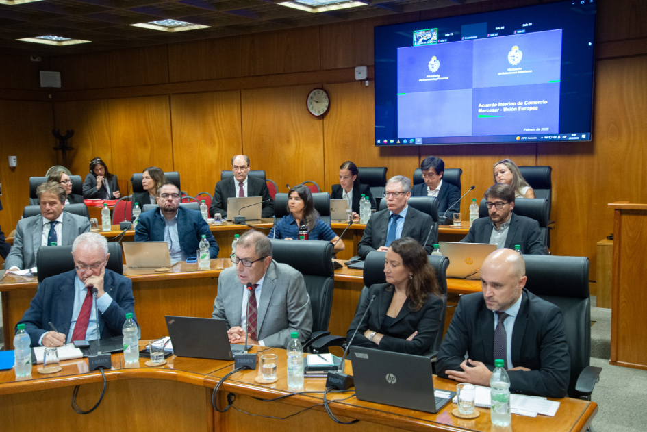 MEF comparece al Parlamento para explicar detalles comerciales del Acuerdo Interino de Comercio Merc