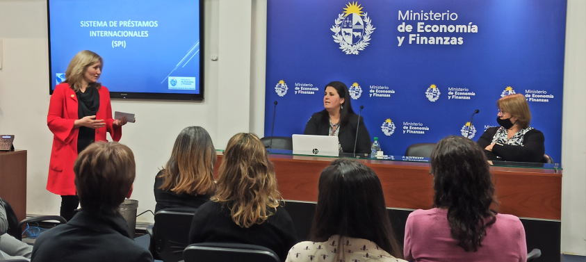 Se presentó la Guía práctica del Sistema de Préstamos Internacionales Foto grupo de trabajo