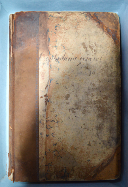 Foto 2 – Documento de 1829 con detalle de recursos asignados a distintas dependencias estatales Foto 2 – Documento de 1829 con detalle de recursos asignados a distintas dependencias estatales