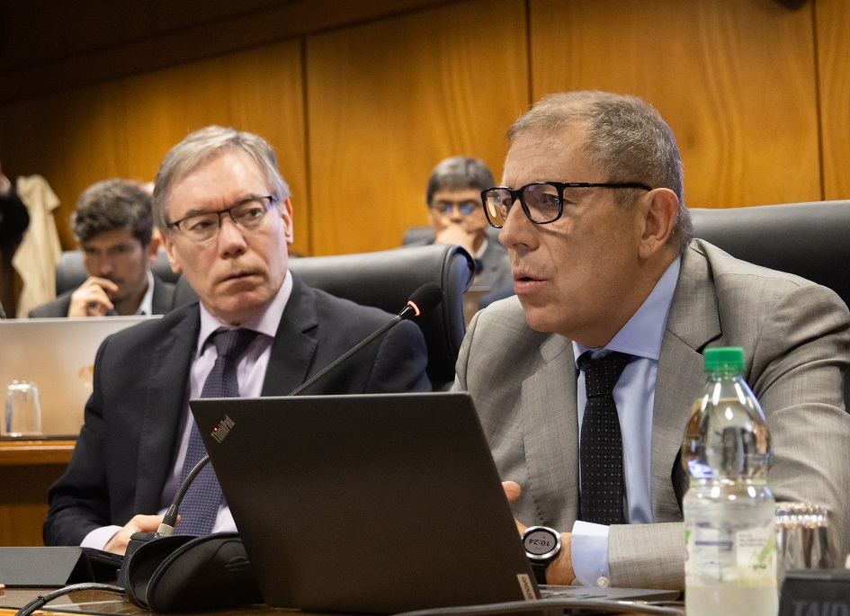 Subsecretario Martín Vallcorba y ministro Gabriel Oddone