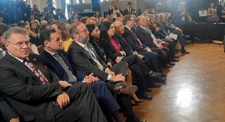 Ministra Azucena Arbeleche en conferencia de prensa en el edificio sede del Mercosur Ministra Azucena Arbeleche en conferencia de prensa en el edificio sede del Mercosur