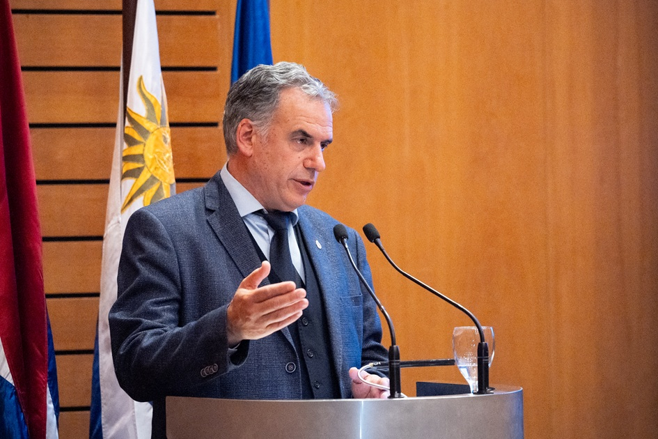 Camilo Dos Santos, Ignacio Turell (fotografía) / Presidencia de la República (fuente institucional)