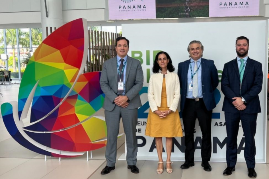 Santiago Cat, Azucena Arbeleche, Herman Kamil y Darío Kagelmacher.