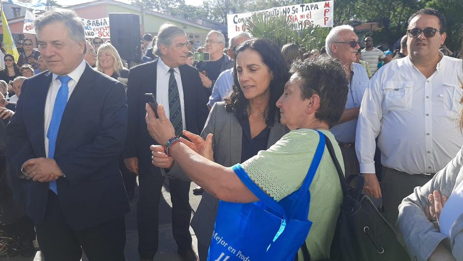 Azucena Arbeleche en la inauguración del Hospital del Cerro