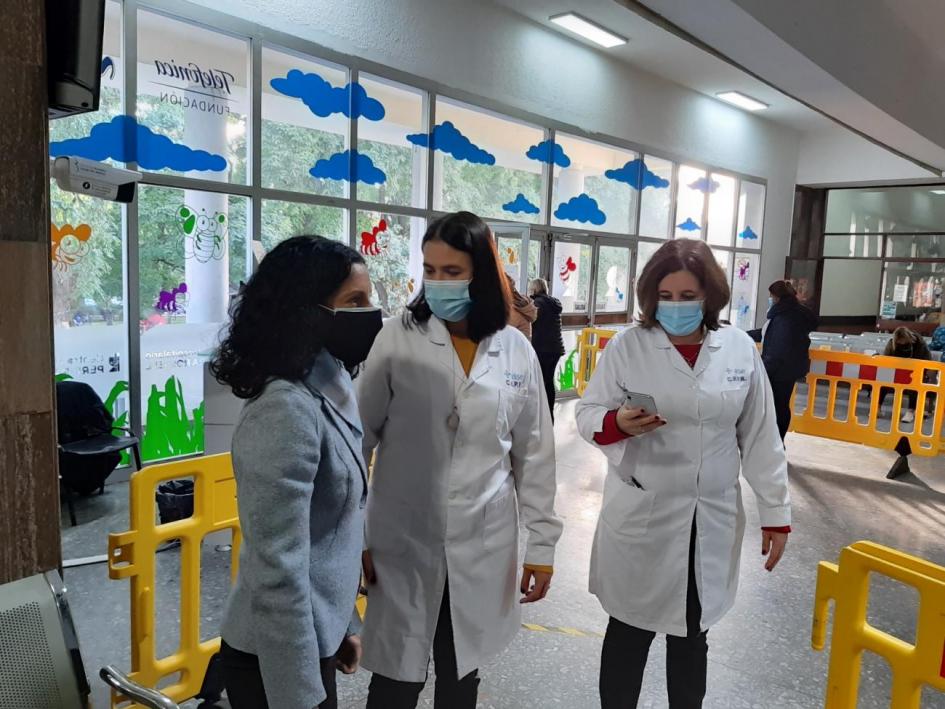Ministra Azucena Arbeleche, directora general del CHPR Victoria Lafluf y directora adjunta Verónica de Luca Visita al Centro Hospitalario Pereira Rossell
