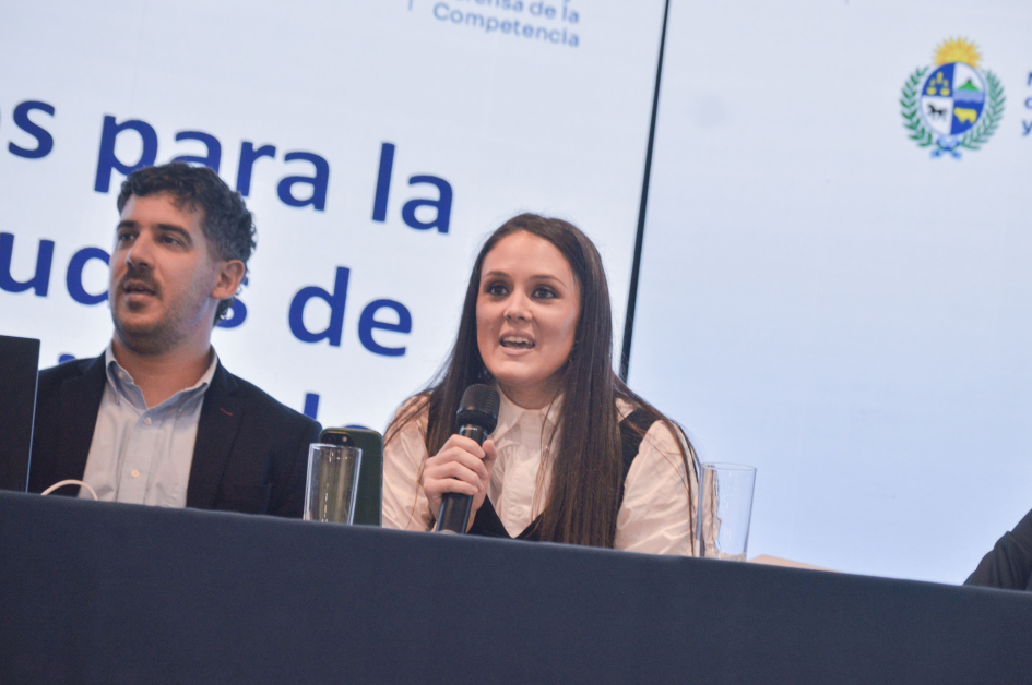 María De León y Martín Sequeira (Comisión de Promoción y Defensa de la Competencia.)