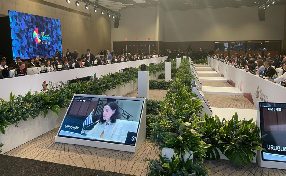Ministra Azucena Arbeleche en Asamblea de Gobernadores del BID. Ministra Azucena Arbeleche en Asamblea de Gobernadores del BID.