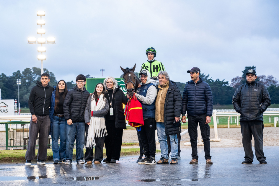 Jornada de Turf celebrando el 23° aniversario de la reapertura del Hipódromo de Maroñas Jornada de Turf celebrando el 23° aniversario de la reapertura del Hipódromo de Maroñas