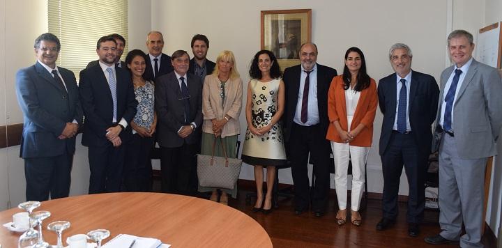 Visita de la ministra Arbeleche a la Dirección Nacional de Aduanas Autoridades del Ministerio de Economía y la Dirección Nacional de Aduanas