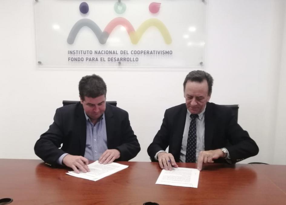 Martín Fernández y Pablo Morelli Firma de acuerdo entre AIN e Inacoop