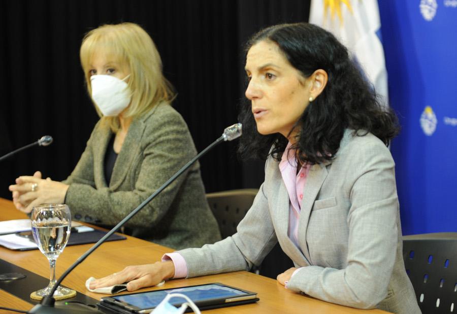 Intendenta Carolina Cosse y ministra Azucena Arbeleche Apoyo al transporte urbano