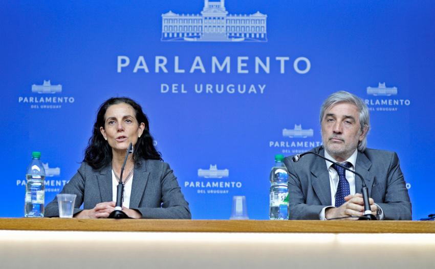 Ministra Azucena Arbeleche y subsecretario Alejandro Irastorza Comisión de Presupuestos integrada con Hacienda de Diputados