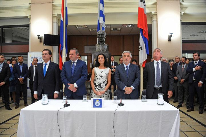 Ferrés, Delgado, Arbeleche, Irastorza y Di Lorenzo Nuevas autoridades del MEF