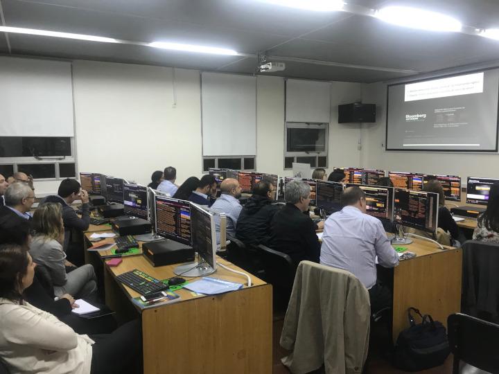 Capacitación de funcionarios públicos Laboratorio Bloomberg