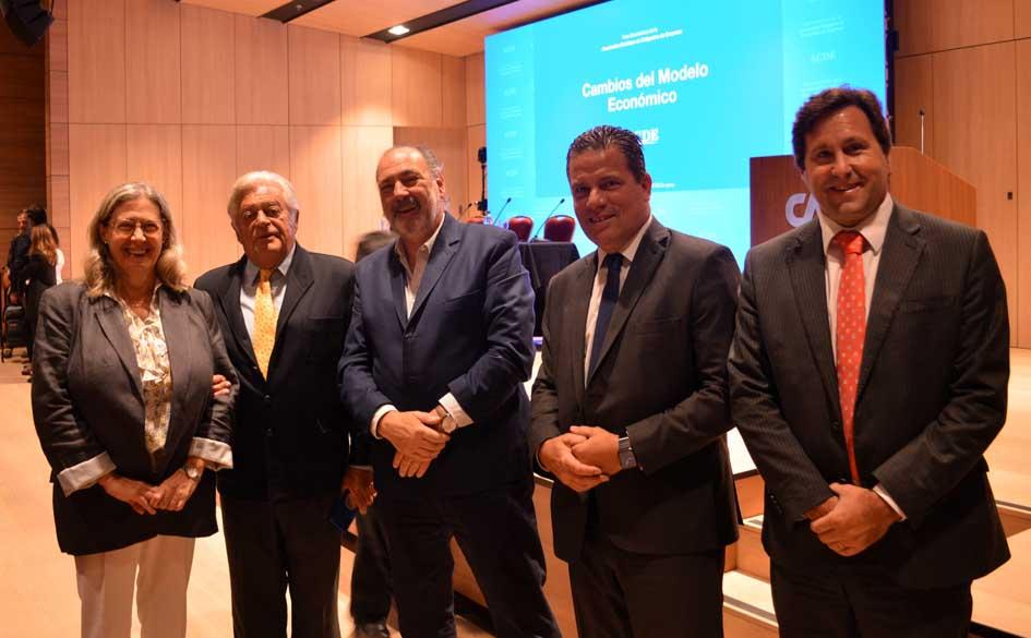 Margarita Faral, Luis A. Lacalle Herrera, Jorge Gandini, Salvador Ferrer y Diego Labat