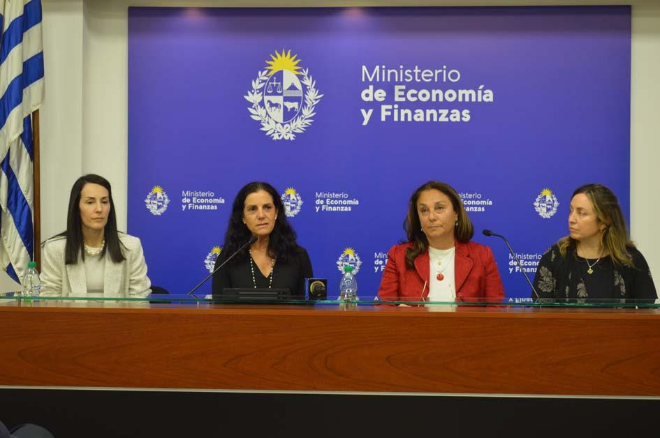 Jimena Lafuente, Azucena Arbeleche, Ana Alfie y Alina Bedat. Jimena Lafuente, Azucena Arbeleche, Ana Alfie y Alina Bedat.