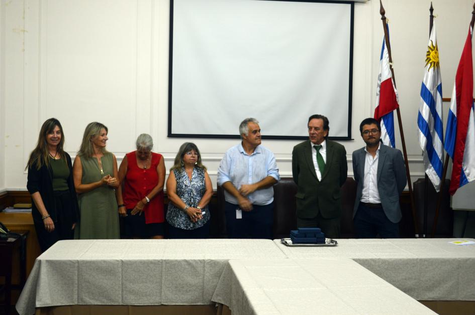 Entrega de Medalla Entrega de Medalla