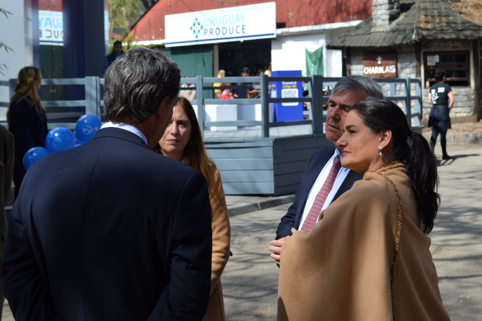 Directora Pia Biestro, director de Secretaría Mauricio di Lorenzo, directora Marcela BensiónBen Expo Prado 2022