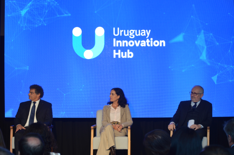 Director Fernando Blanco, ministra Azucena Arbeleche y ministro Pablo da Silveira. Director Fernando Blanco, ministra Azucena Arbeleche y ministro Pablo da Silveira.