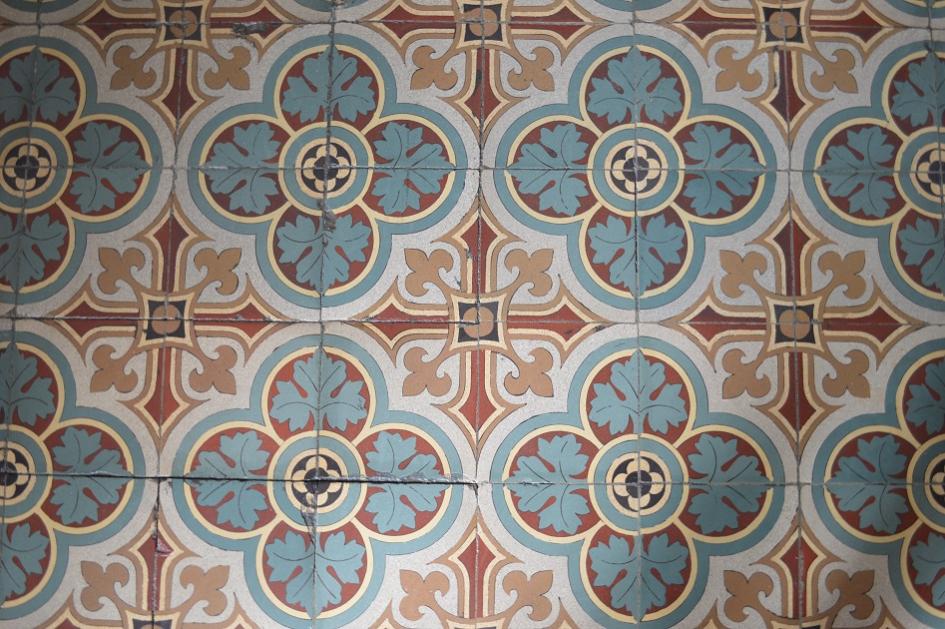 Mosaico del edificio sede del MEF, Colonia y Paraguay