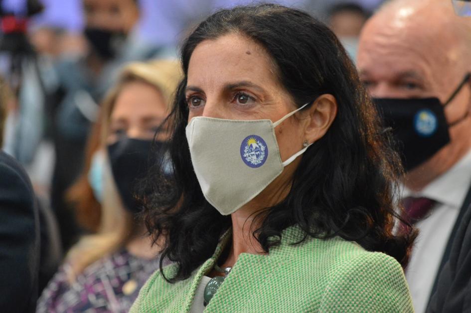 Ministra de Economía y Finanzas Azucena Arbeleche Inauguración planta automotriz