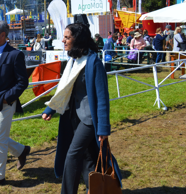 Ministra Azucena Arbeleche en el ruedo Expo Prado 2022