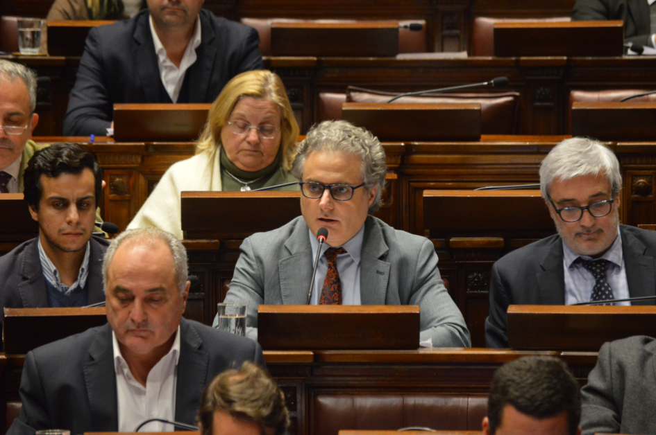 Autoridades del MEF: Ramiro Correa, Herman Kamil, Alejandro Irastorza Asamblea General