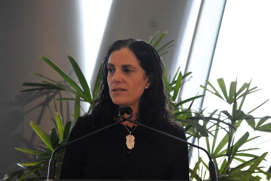 Ministra de Economía y Finanzas Azucena Arbeleche 