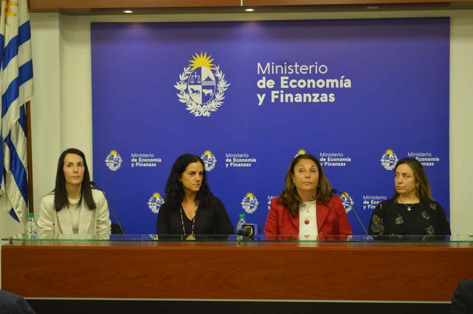 Jimena Lafuente, Azucena Arbeleche, Ana Alfie y Alina Bedat. Jimena Lafuente, Azucena Arbeleche, Ana Alfie y Alina Bedat.