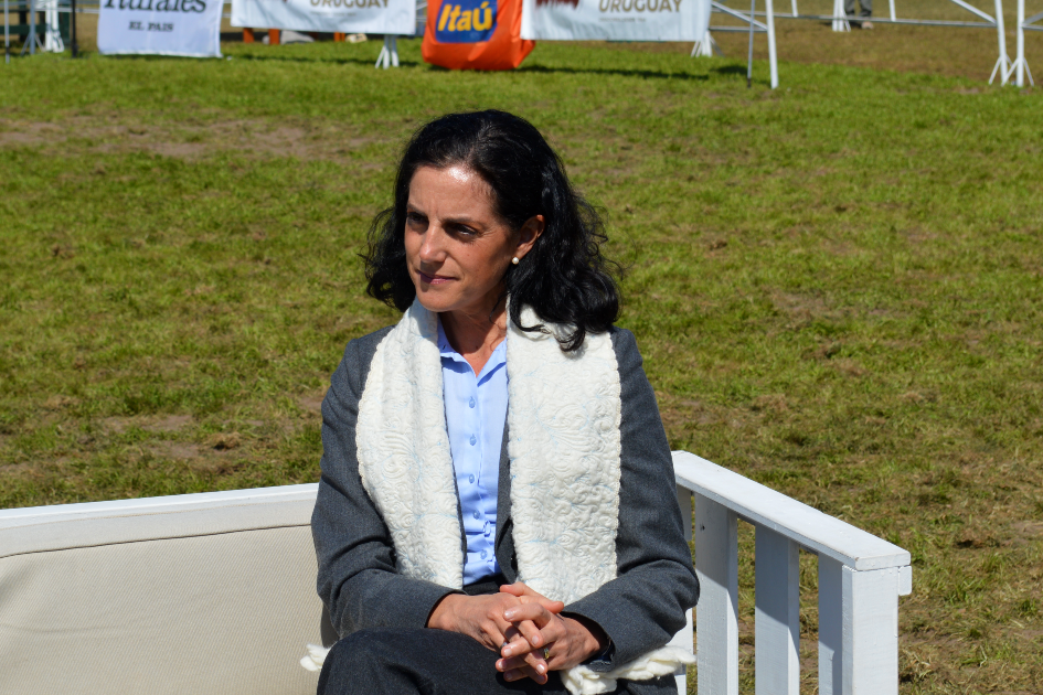 Ministra Azucena Arbeleche Expo Prado 2022