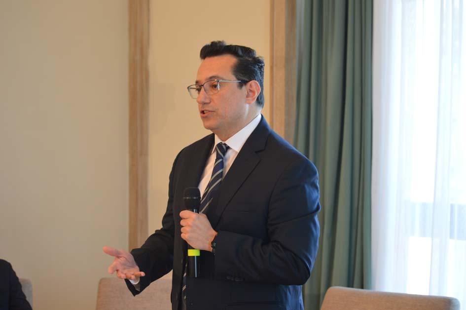 Oscar Valencia, especialista fiscal principal del BID en Washington Oscar Valencia, especialista fiscal principal del BID en Washington