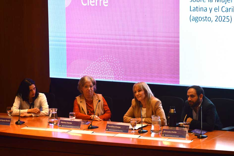 Ana Laura Rodríguez Gustá, Mónica Xavier, Carolina Cosse y Gonzalo Civila. Ana Laura Rodríguez Gustá, Mónica Xavier, Carolina Cosse y Gonzalo Civila.