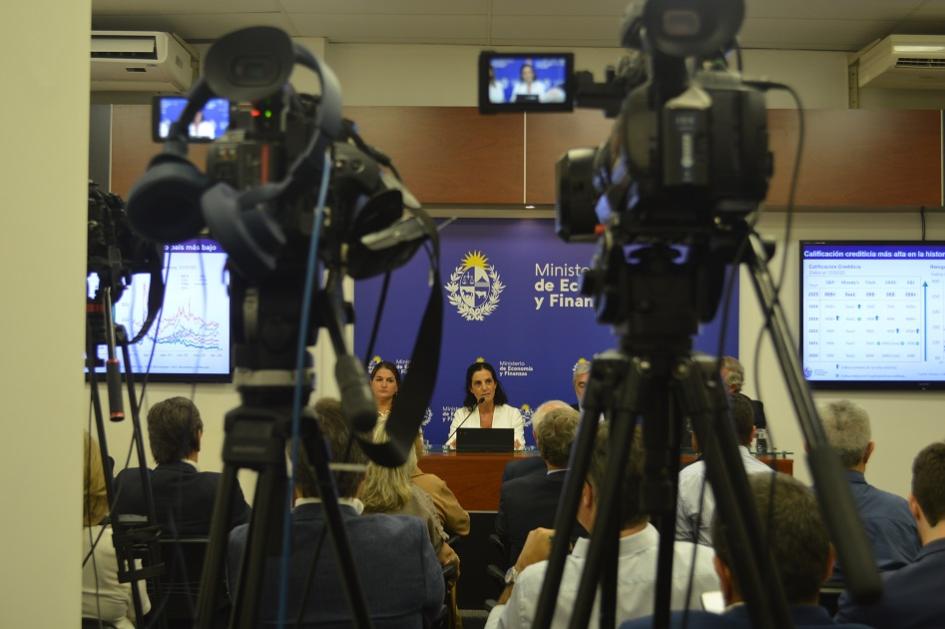 Ministra Azucena Arbeleche