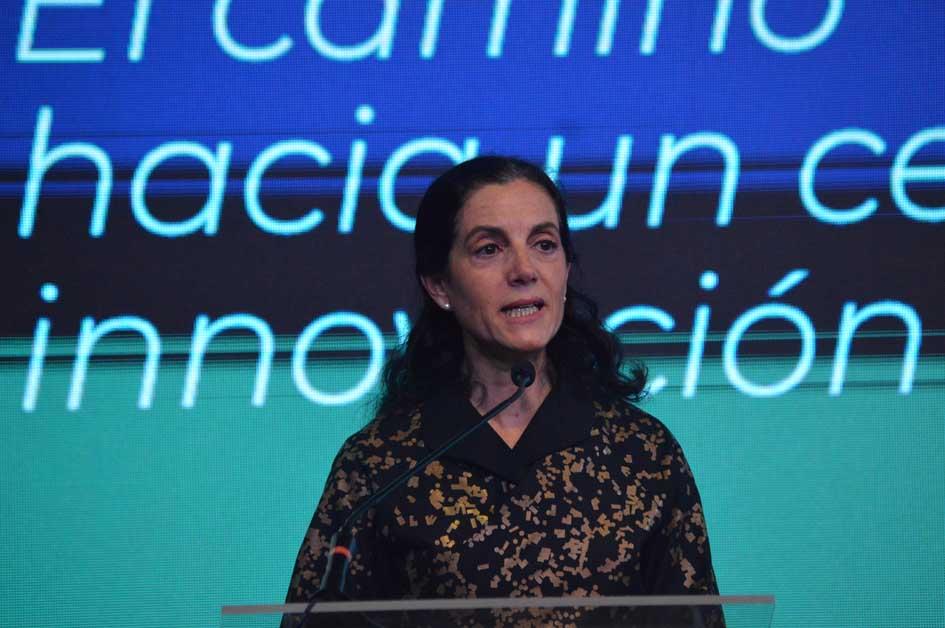 Ministra Azucena Arbeleche