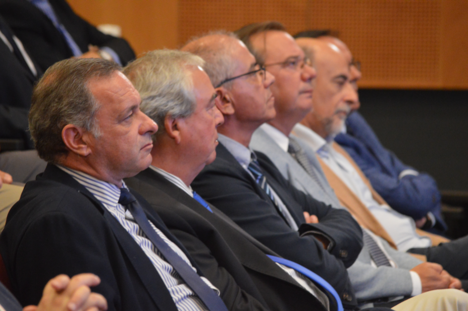 Presentación de Arbeleche sobre la situación fiscal y perspectivas macroeconómicas del Uruguay. Presentación de Arbeleche sobre la situación fiscal y perspectivas macroeconómicas del Uruguay.