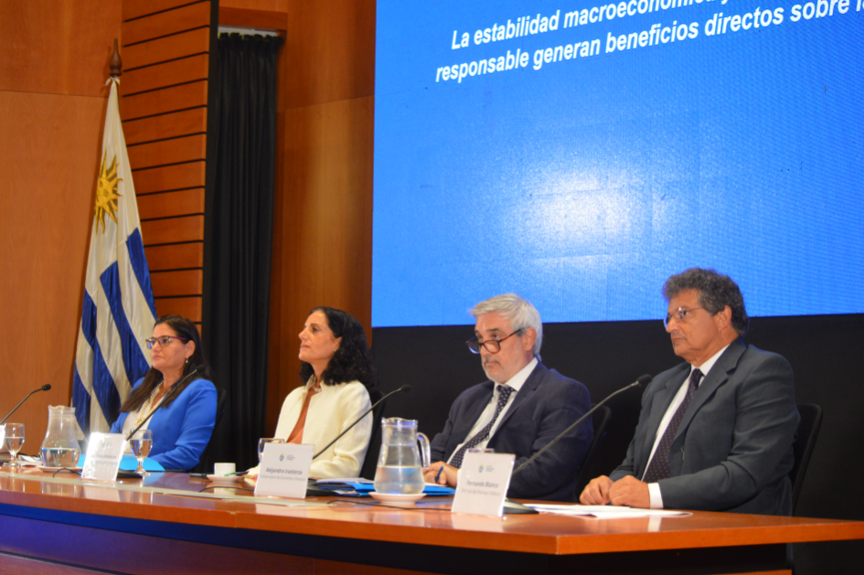 Marcela Bensión, Azucena Arbeleche, Alejandro Irastorza y Fernando Blanco Marcela Bensión, Azucena Arbeleche, Alejandro Irastorza y Fernando Blanco