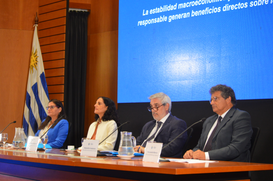 Marcela Bensión, Azucena Arbeleche, Alejandro Irastorza y Fernando Blanco