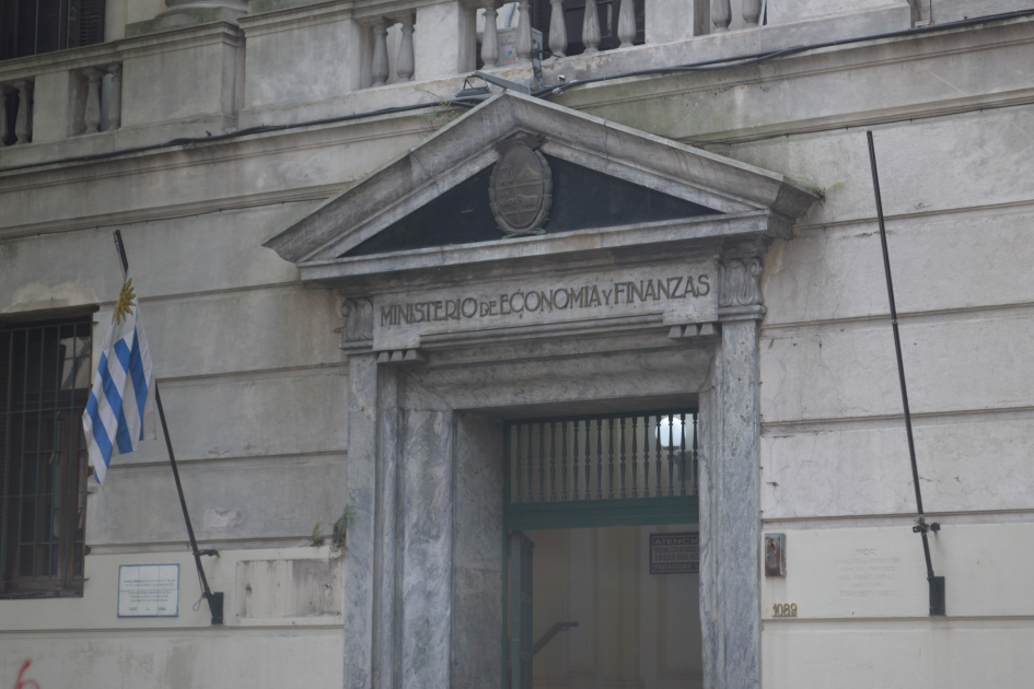 Fachada del edificio del MEF