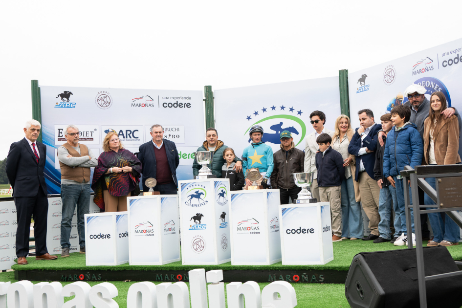 Entrega de premios luego de carrera