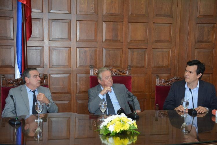 Dr. Álvaro Fuentes, ADECO , Dr. Carlos Moreira Reisch, Intendente de Colonia y Sr. Guillermo Rodríguez, Secretario Gral.