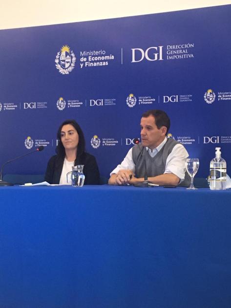 Asesora de la DGI, Ana Calleja y asesor del MEF en Economía Ambiental, Marcelo Caffera.