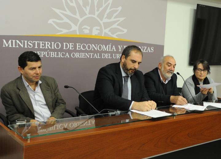 Eduardo Pereyra, Pablo Ferreri, Wilson Netto y Nilsa Pérez Acuerdo entre MEF, INEFOP y ANEP