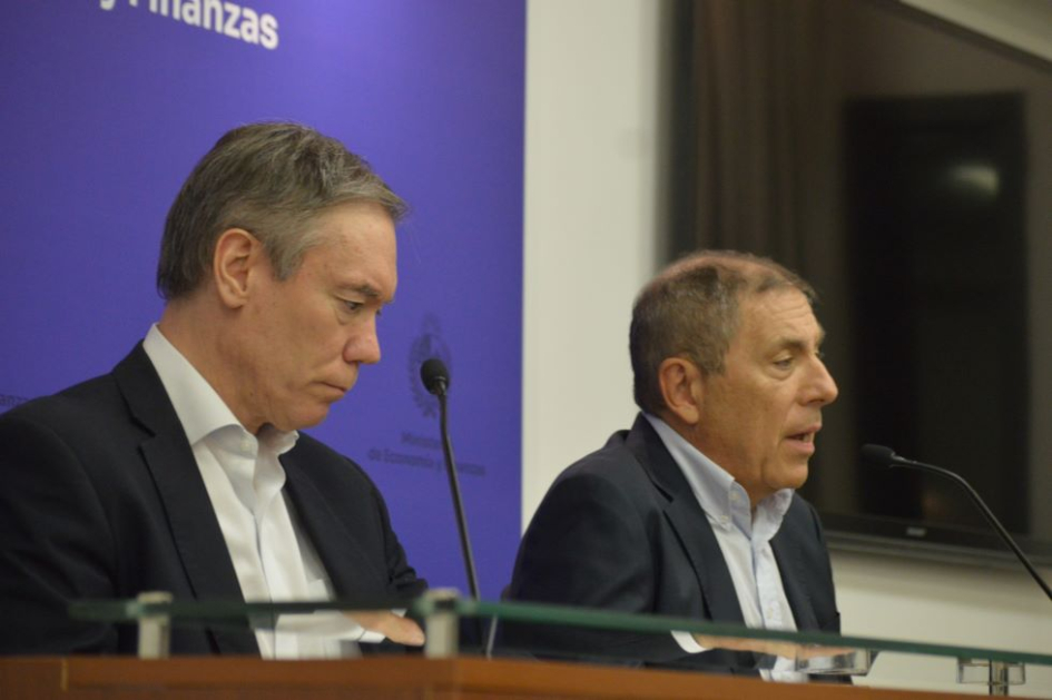 Subsecretario Martín Vallcorba y ministro Gabriel Oddone