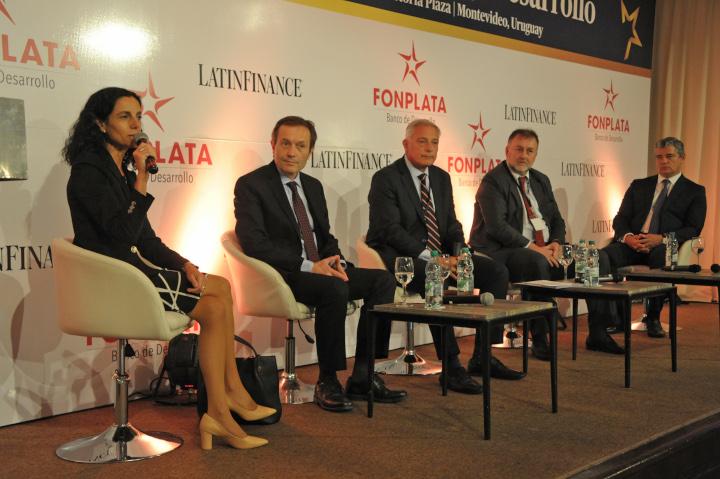 Ministra Azucena Arbeleche en panel internacional Foro Internacional de Integración y Desarrollo