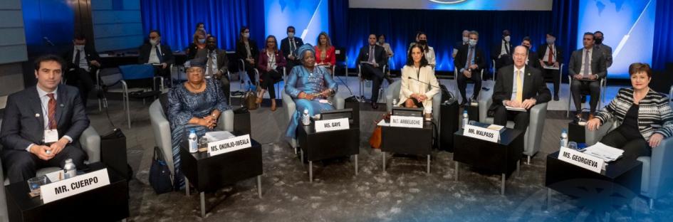 Carlos Cuerpo, Ngozi Okonjo-Iweala, Diariétou Gaye, Azucena Arbeleche, David Malpass, Kristalina Georgieva Comité de Desarrollo Banco Mundial - FMI